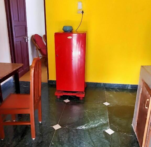 Люкс с Террасой, Alexmarie Guest House 5 Min To Candolim Beach