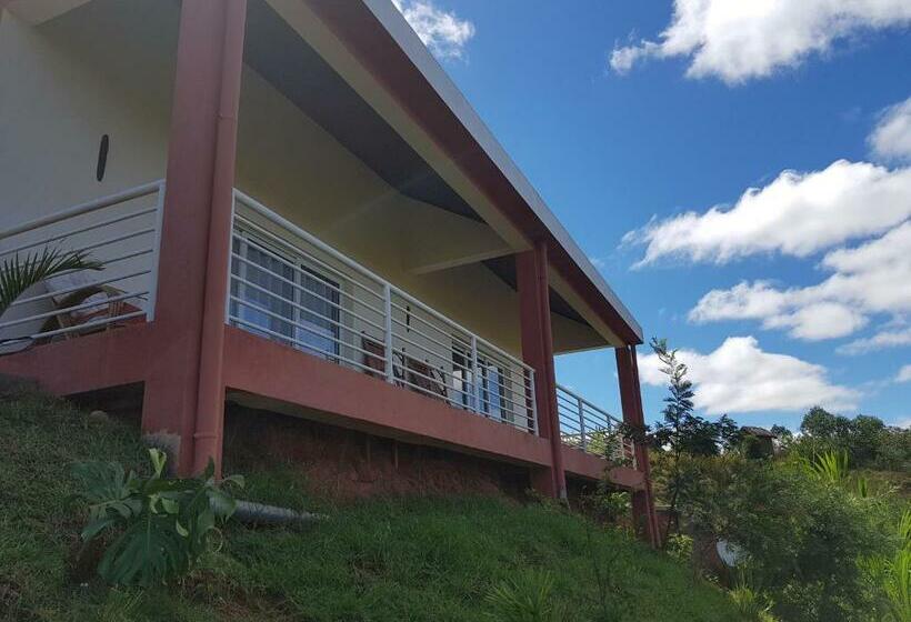 اتاق لوکس با تخت بزرگ, Ecole Lodge Antananarivo