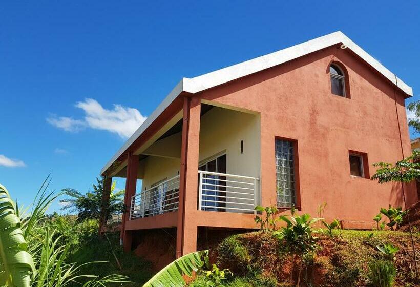 اتاق لوکس با تخت بزرگ, Ecole Lodge Antananarivo