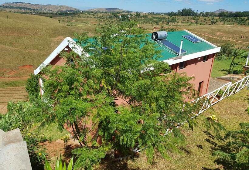 اتاق لوکس با تخت بزرگ, Ecole Lodge Antananarivo