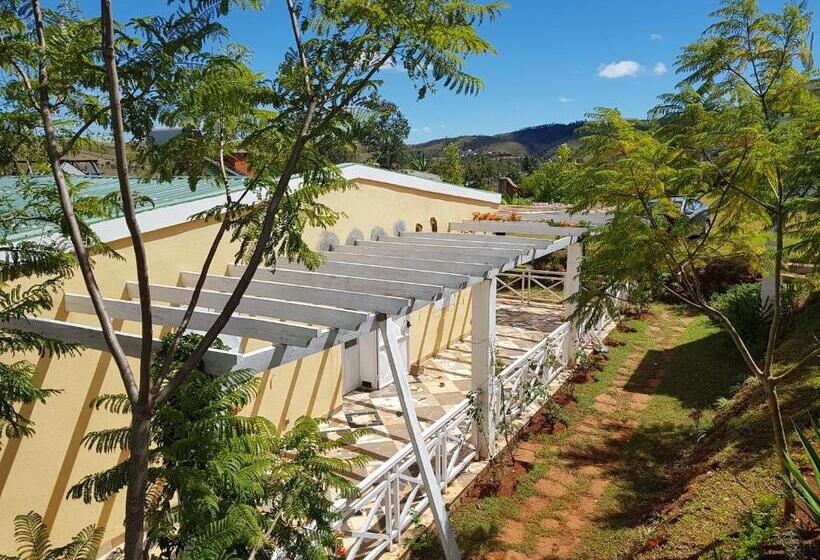 اتاق اکونومی, Ecole Lodge Antananarivo