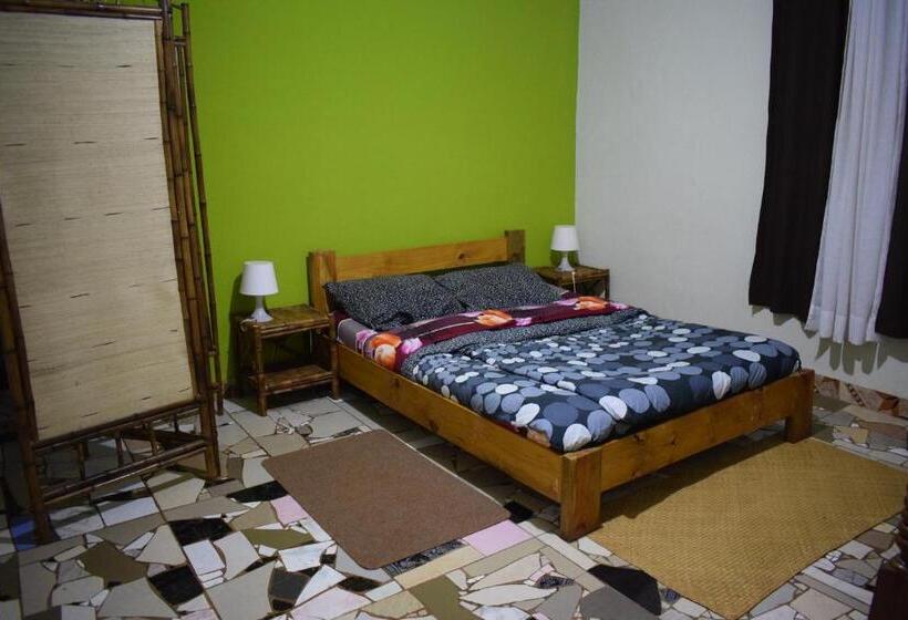 اتاق اکونومی, Ecole Lodge Antananarivo