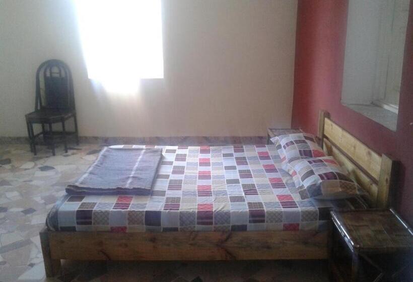 اتاق اکونومی, Ecole Lodge Antananarivo