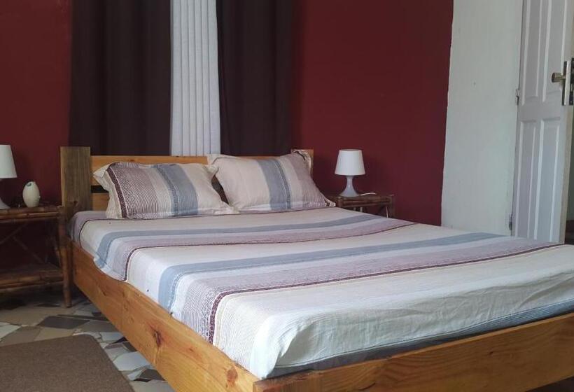 اتاق اکونومی, Ecole Lodge Antananarivo