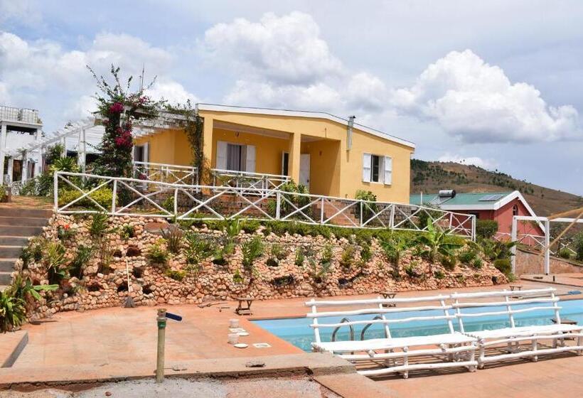 اتاق اکونومی, Ecole Lodge Antananarivo