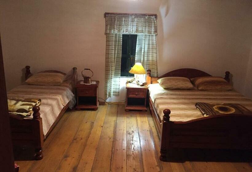 اتاق راحتی سه تخته, Old House Nilovic