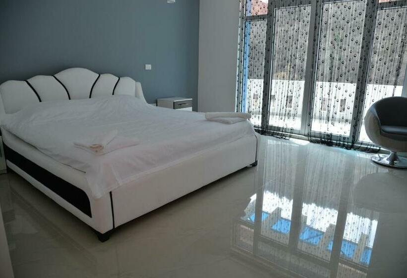 اتاق لوکس با بالکن, B&b Hisar International