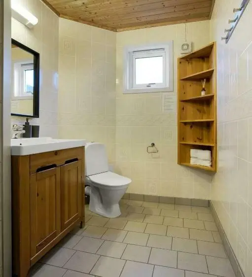 Huoneisto 1 Makuuhuone Merinäkymä, Buvik Sea Lodge Apartments