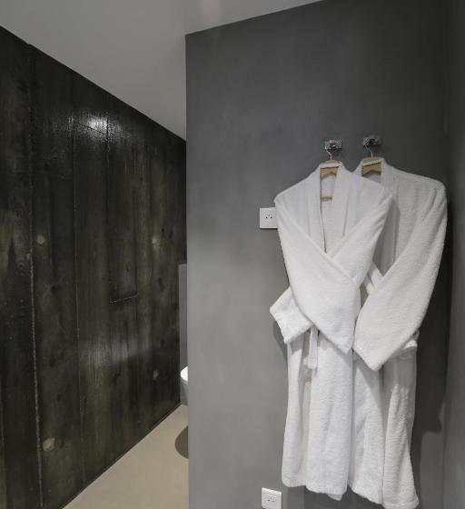 Номер Стандарт с Гидромассажем, Hôtel Confidentiel Le Grecale