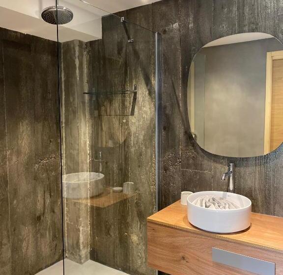 Номер Стандарт с Гидромассажем, Hôtel Confidentiel Le Grecale