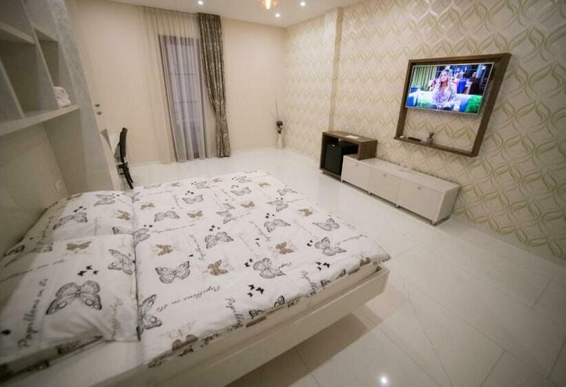 اتاق استاندارد, Urban