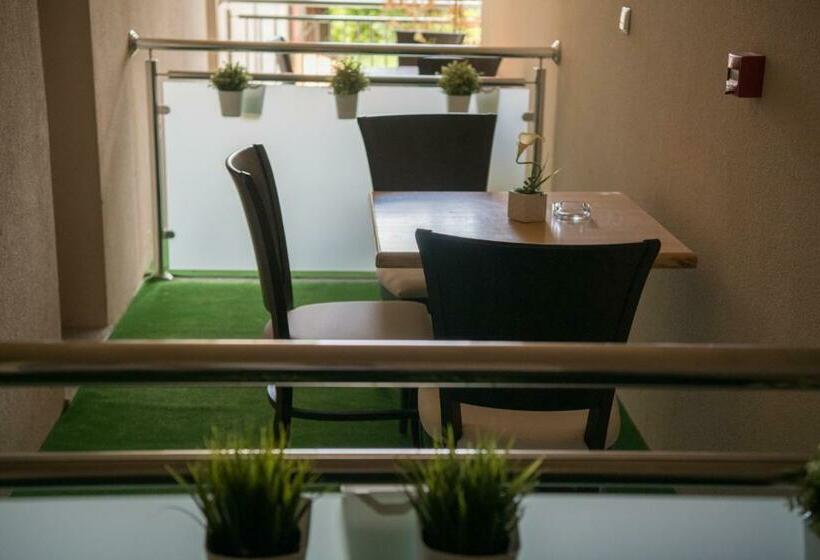 اتاق استاندارد, Urban