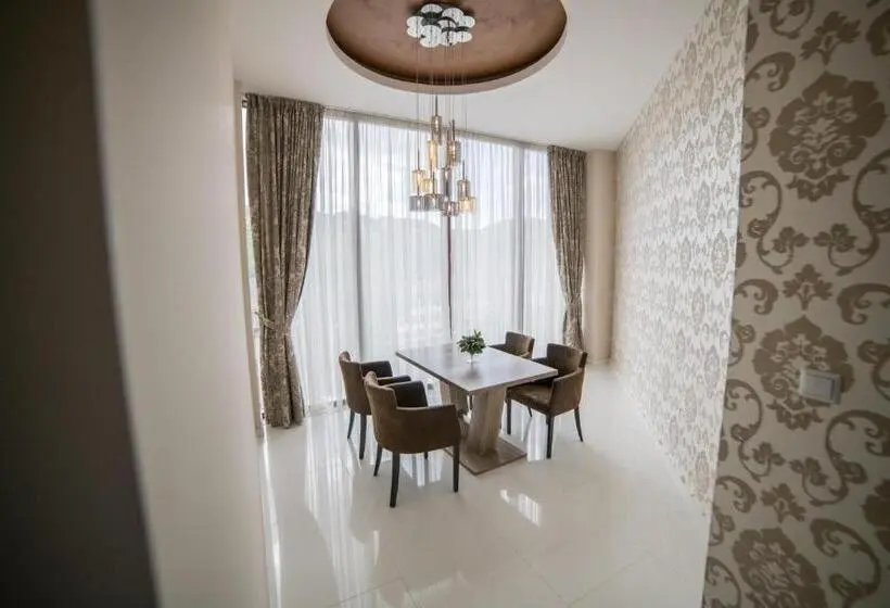 اتاق لوکس, Urban