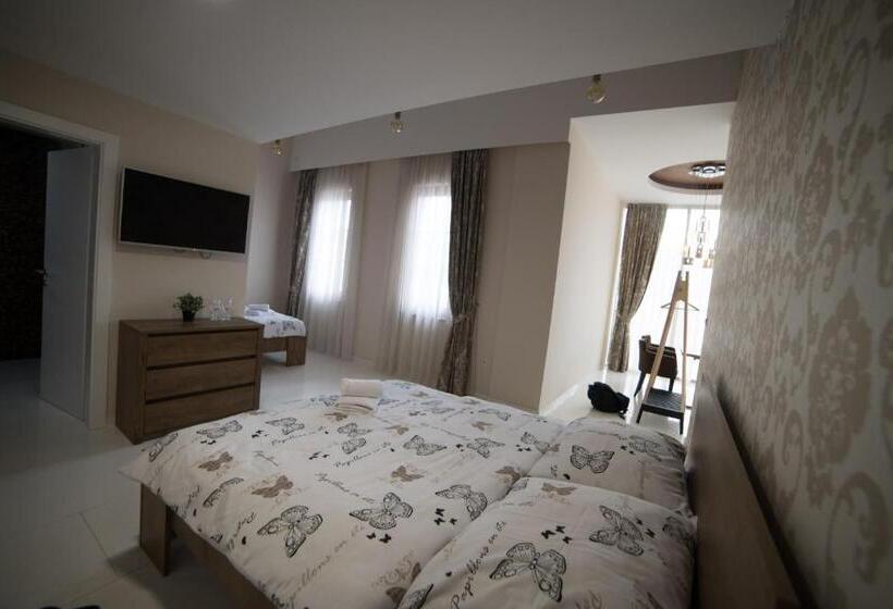 اتاق لوکس, Urban