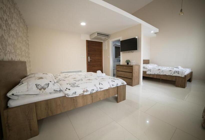 اتاق لوکس, Urban