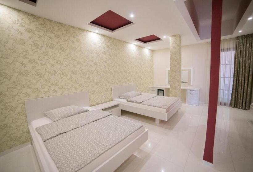 اتاق خانوادگی, Urban