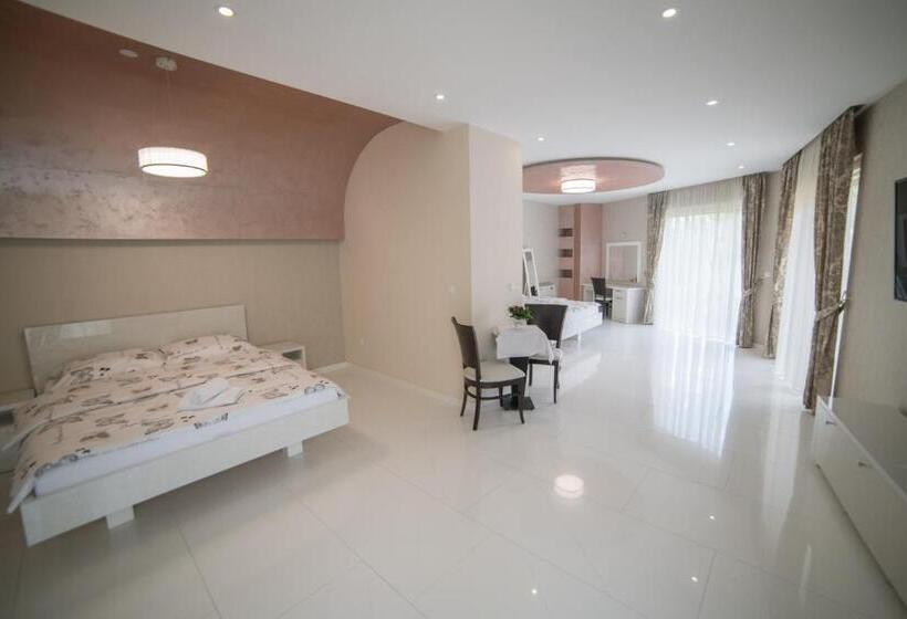 اتاق لوکس, Urban