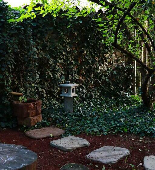 اتاق استاندارد سه تخته با سرویس بهداشتی مشترک, Greengate