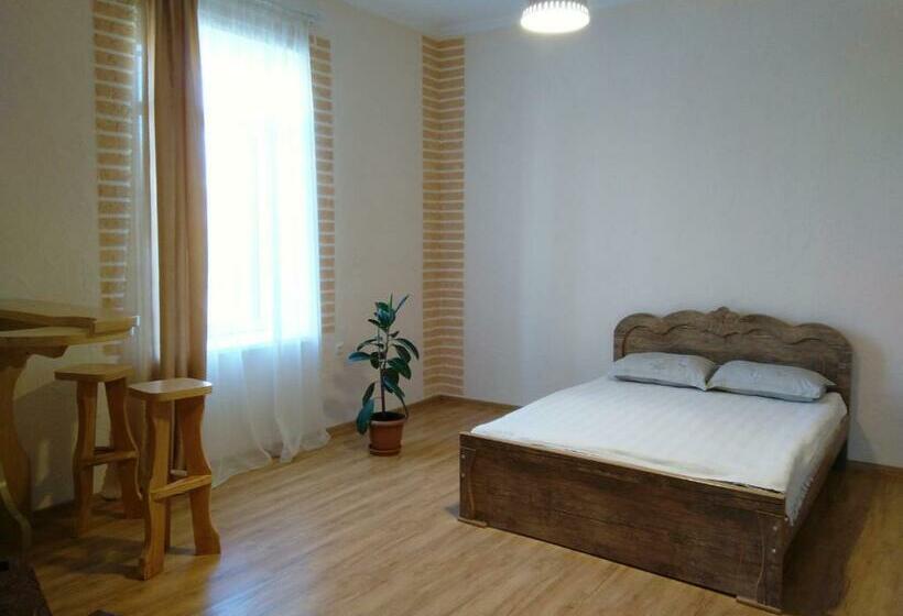 اتاق استاندارد با سرویس بهداشتی مشترک, Greengate