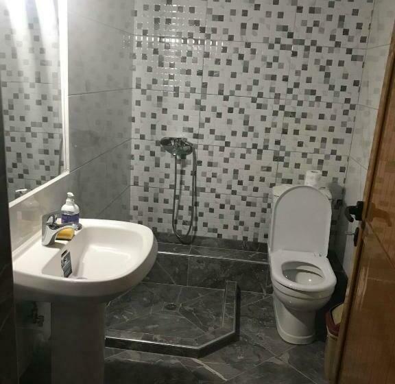 Четырехместный Номер Стандарт, Joni S House