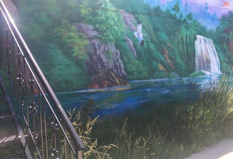 Четырехместный Номер Стандарт, Joni S House