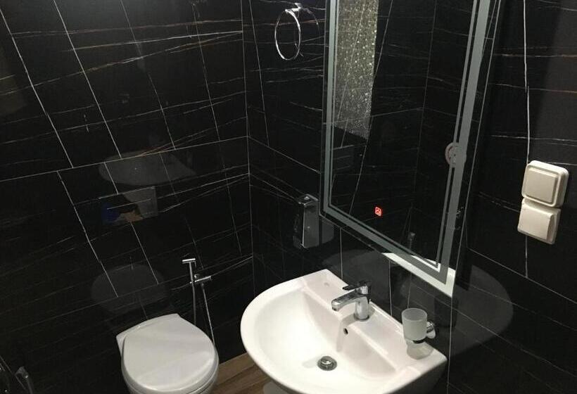 带观景的标准工作室, Hyso Vela