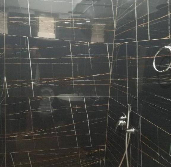 带观景的标准工作室, Hyso Vela