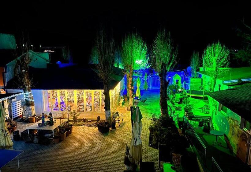 استودیو خانوادگی, Laguna Beach Club Bazaleti Lake