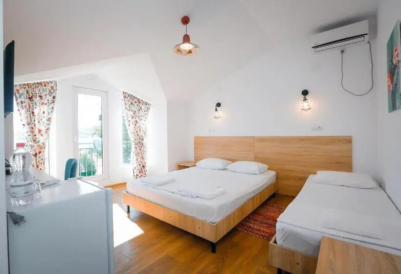 اتاق راحتی سه تخته, Laguna Beach Club Bazaleti Lake