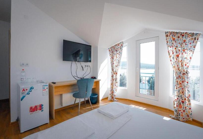 اتاق راحتی سه تخته, Laguna Beach Club Bazaleti Lake