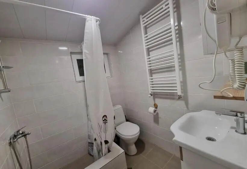 سوییت لوکس, Laguna Beach Club Bazaleti Lake