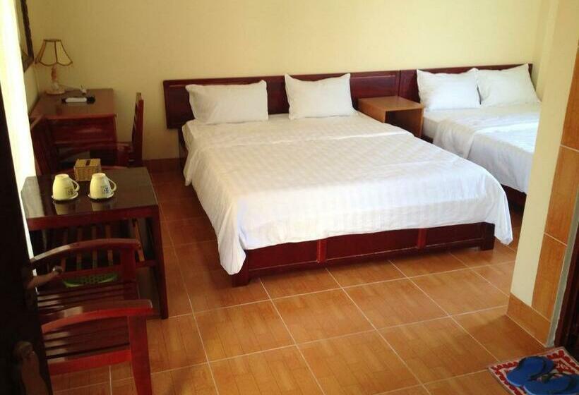 اتاق استاندارد چهار تخته, Aurora Mekong