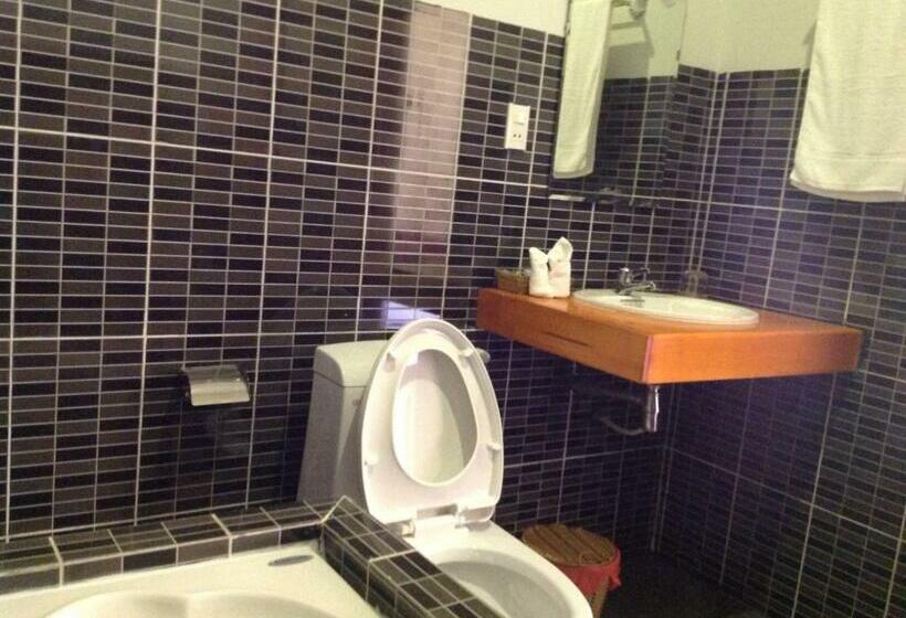 اتاق استاندارد چهار تخته, Aurora Mekong