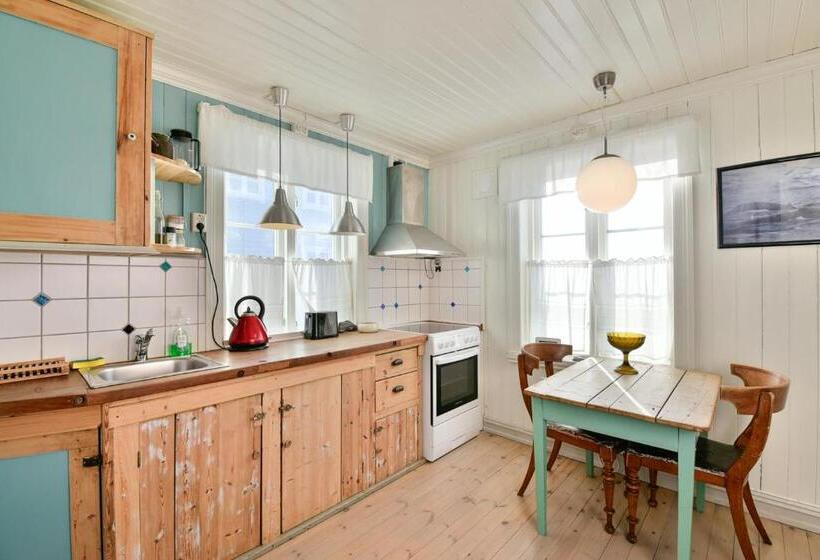 Студия Стандарт, Kongsfjord Arctic Lodge