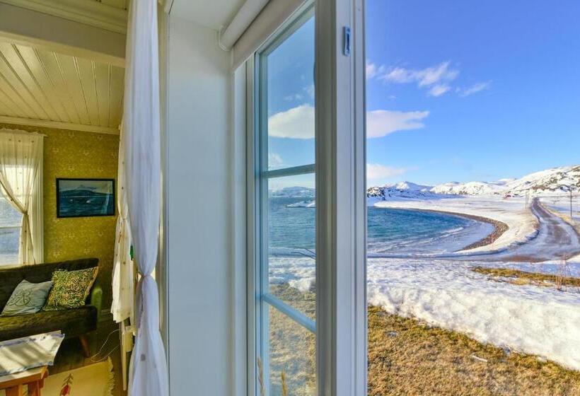 Студия Стандарт, Kongsfjord Arctic Lodge