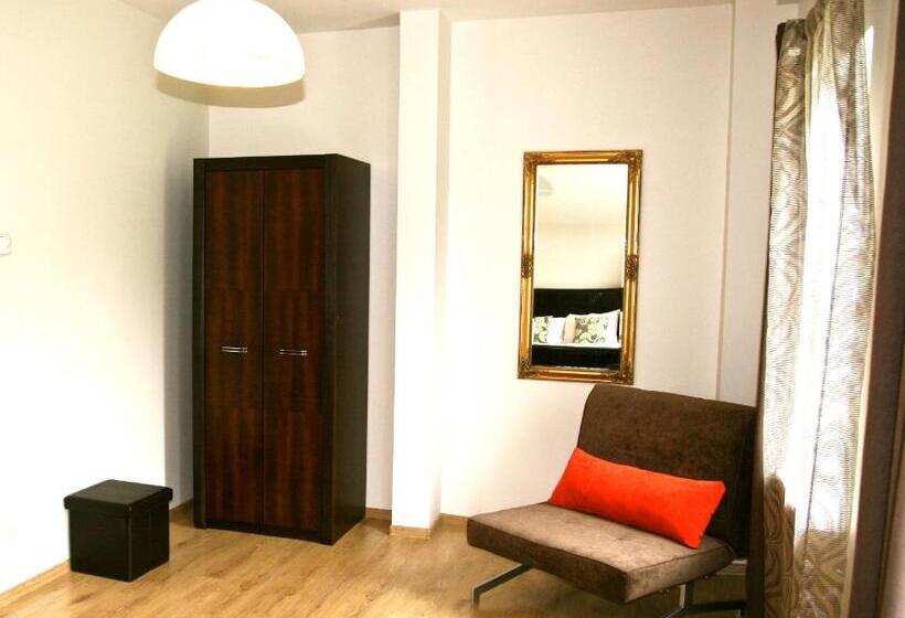 سوییت جونیور, More Guesthouse