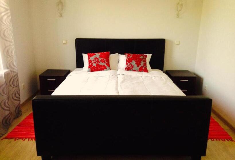 سوییت جونیور, More Guesthouse