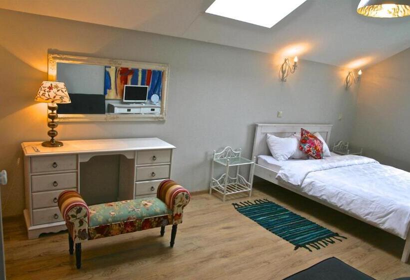 اتاق لوکس, More Guesthouse