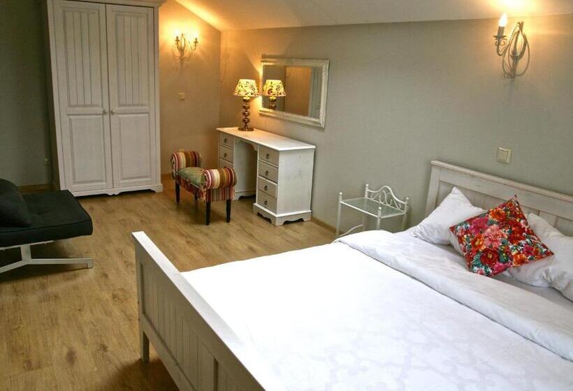 اتاق لوکس, More Guesthouse