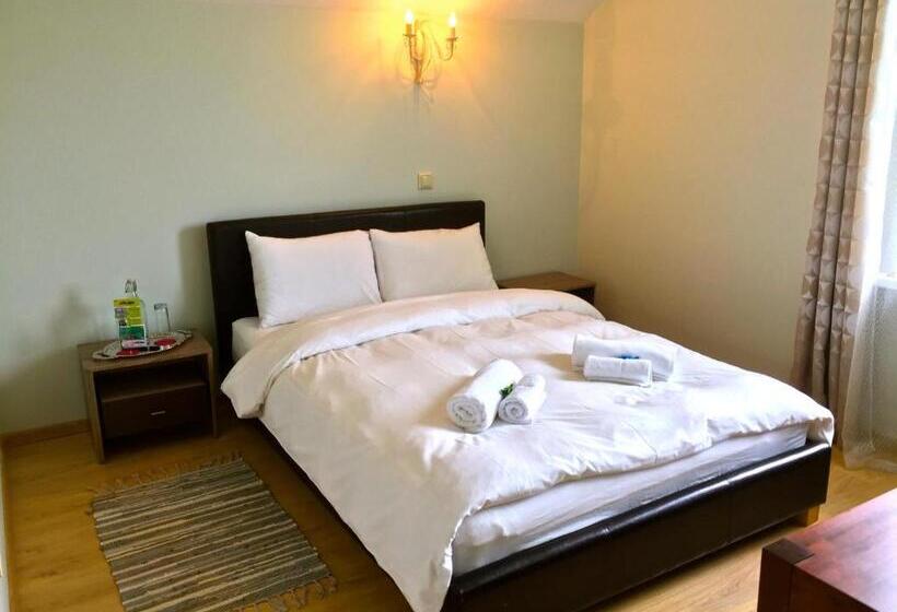 اتاق راحتی, More Guesthouse