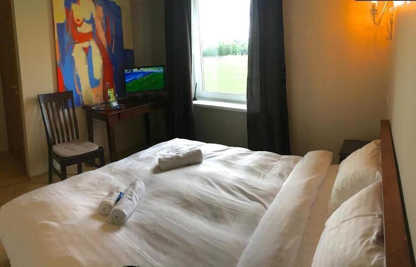 اتاق راحتی, More Guesthouse