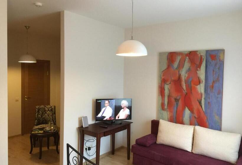 اتاق لوکس, More Guesthouse