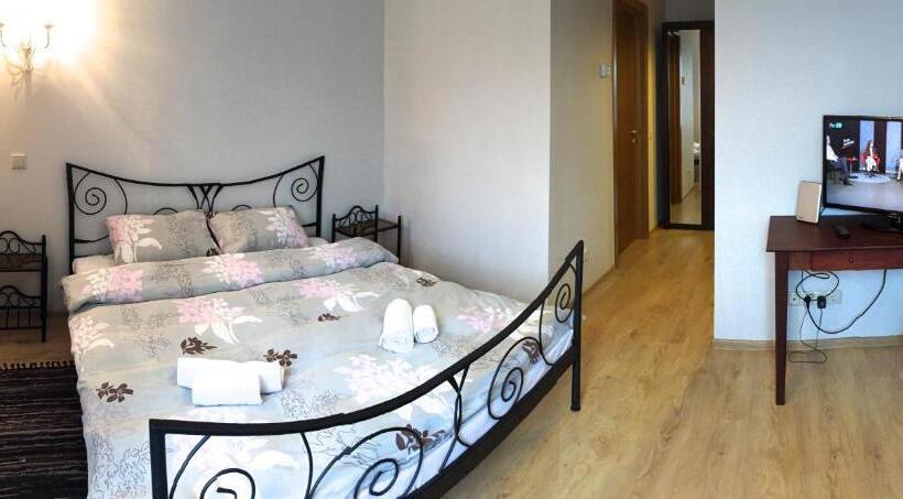 اتاق لوکس, More Guesthouse