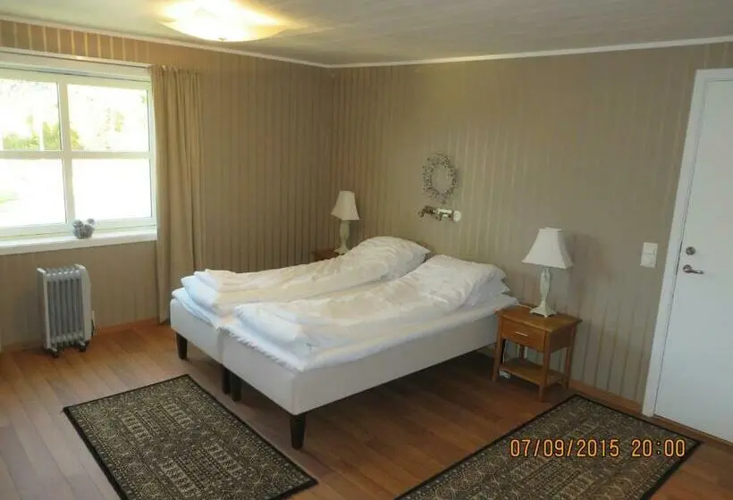 バルコニー付きデラックスルーム, Ulvsvåg Gjestgiveri Og Fjordcamping As