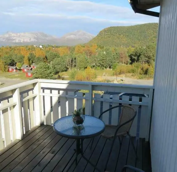 バルコニー付きスタンダードルーム, Ulvsvåg Gjestgiveri Og Fjordcamping As
