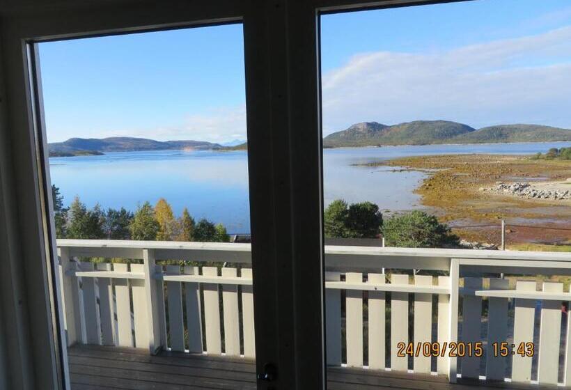 Triple Room Sea View, Ulvsvåg Gjestgiveri Og Fjordcamping As
