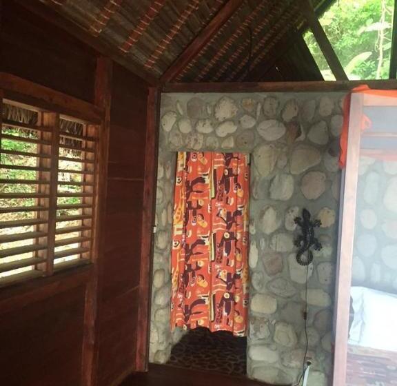 بانگلوی سوپریور, Ankazoberavina