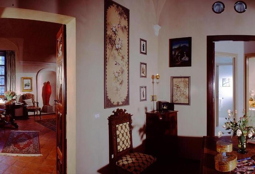 סוויטה, Castello Di Strambinello