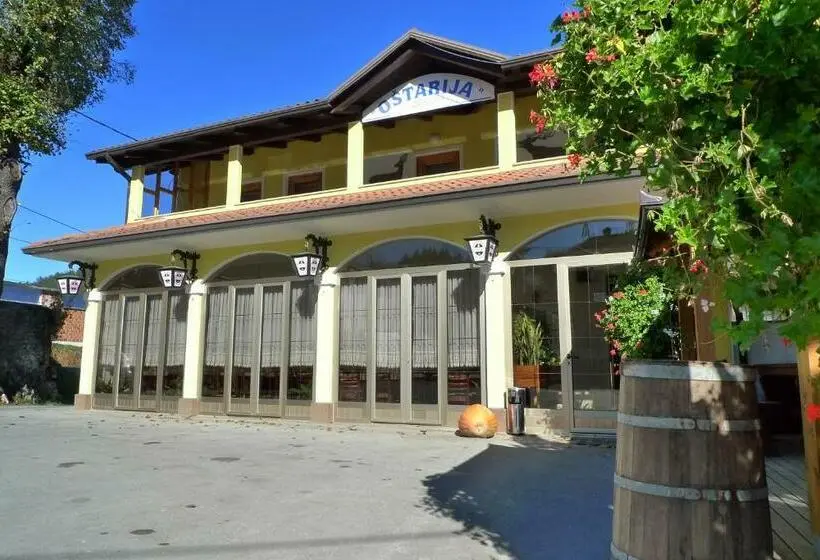 اتاق خانوادگی, Bed And Breakfast špelca