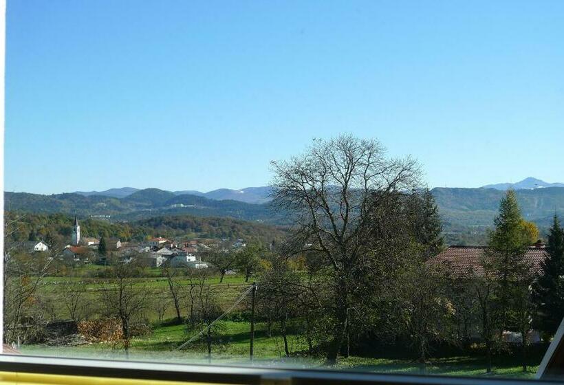 اتاق خانوادگی, Bed And Breakfast špelca